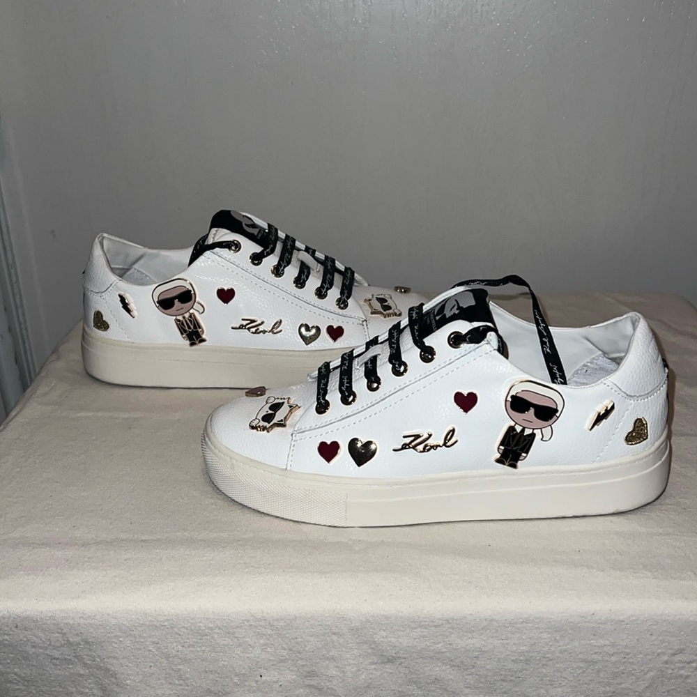KARL LAGERFELD PARIS
Women's Cate Embellished Sneakers gently used size 6.5